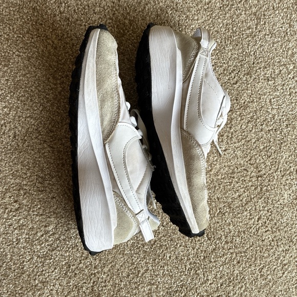 Nike Women's Cream and White Sneakers - Picture 3 of 3